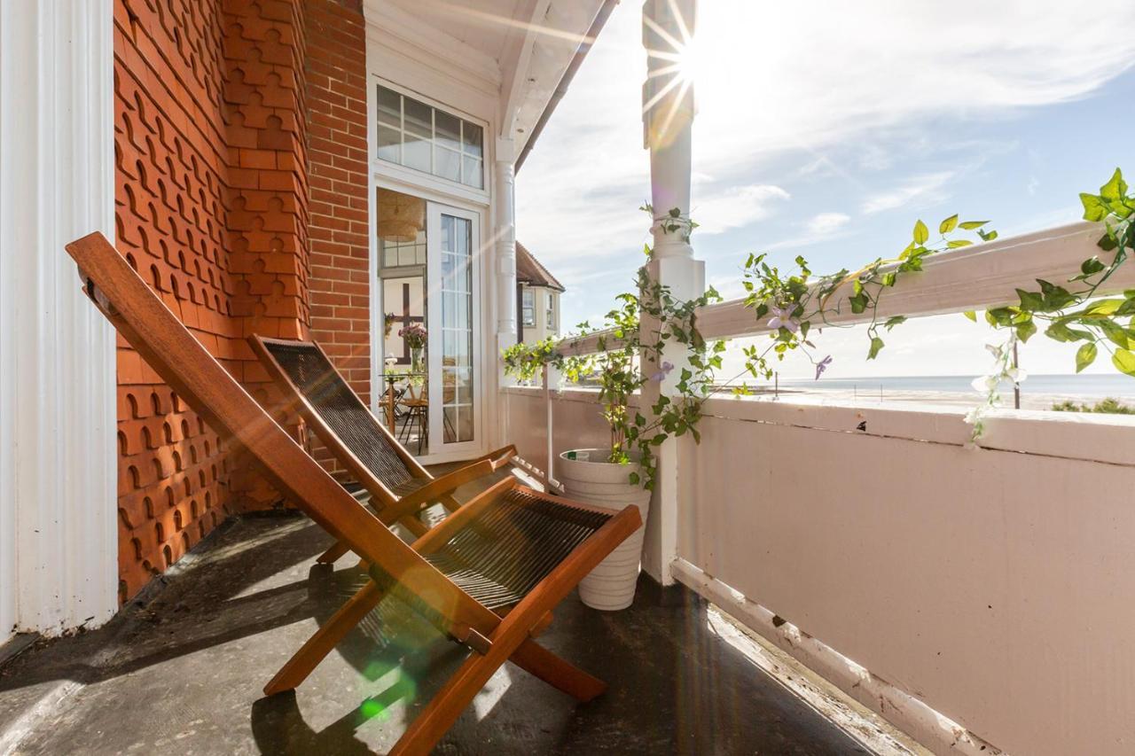 Апартаменти A View Of The Bay- Panoramic Sea Views- Sleeps 4 Westgate-on-Sea Екстер'єр фото