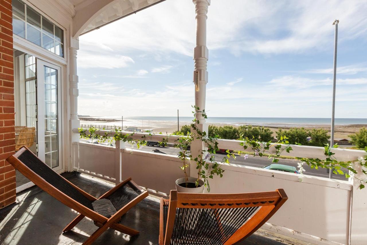 Апартаменти A View Of The Bay- Panoramic Sea Views- Sleeps 4 Westgate-on-Sea Екстер'єр фото