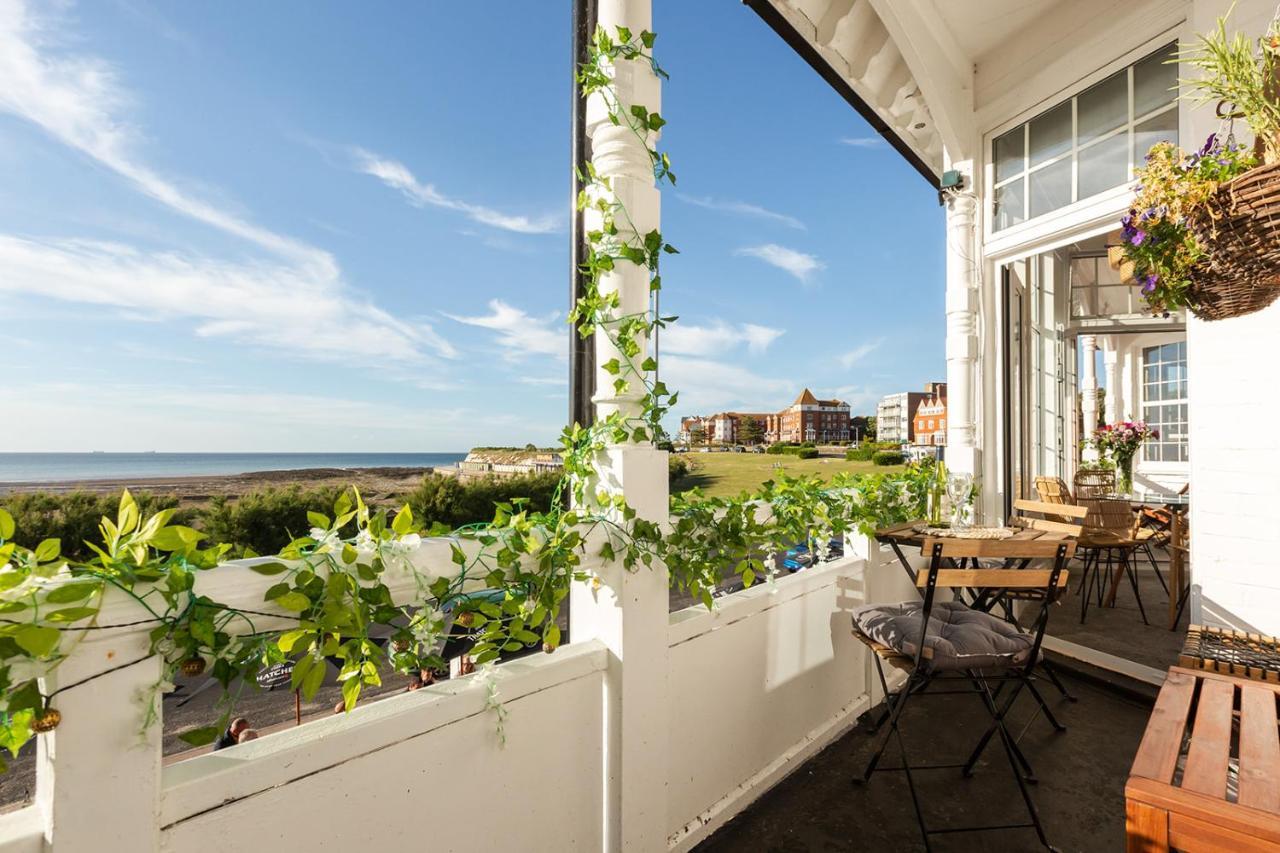 Апартаменти A View Of The Bay- Panoramic Sea Views- Sleeps 4 Westgate-on-Sea Екстер'єр фото